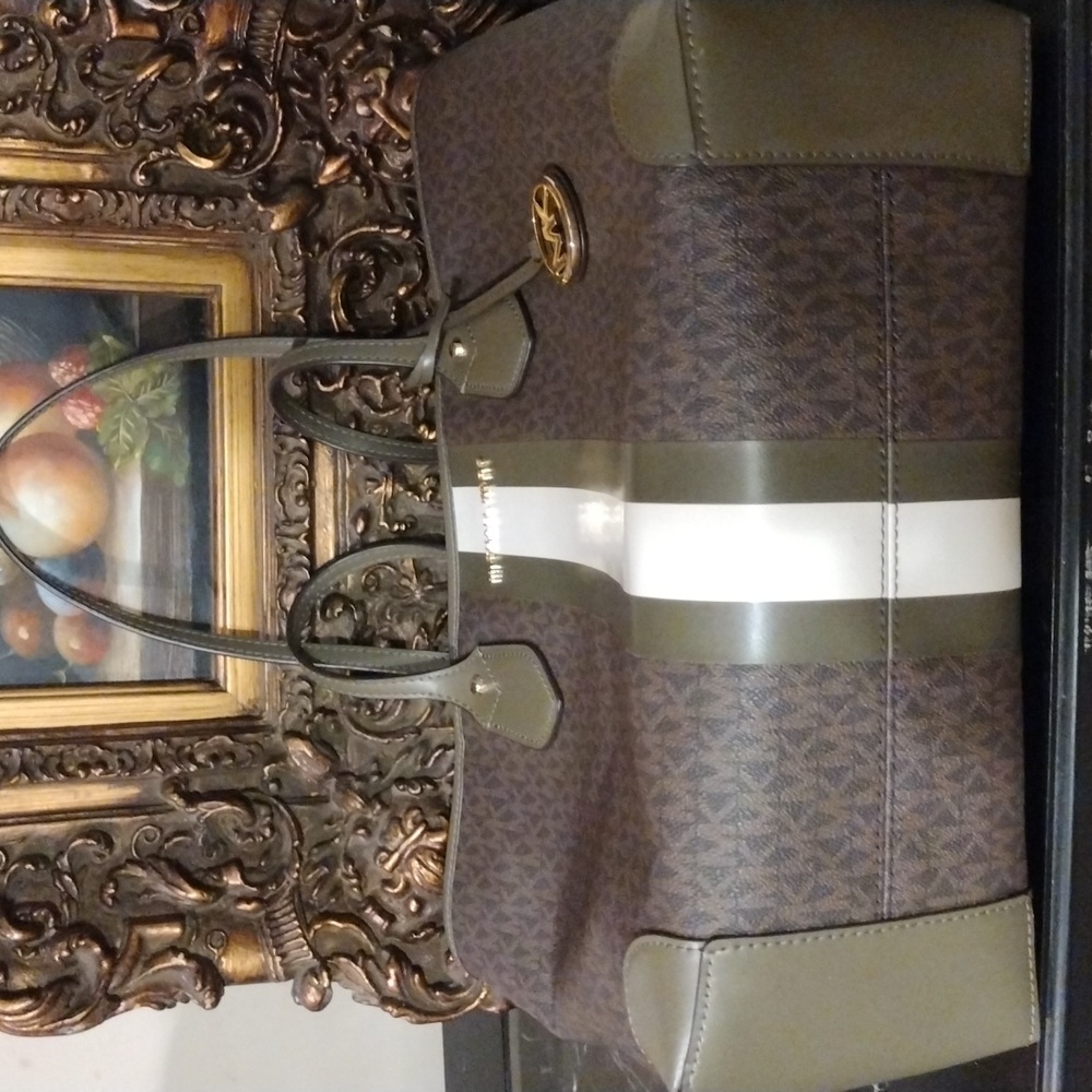 Michael Kors Large Eva Shoulder Tote Bag with wristlet Brown / Olive SOLD, SOLD, - Picture 13 of 16